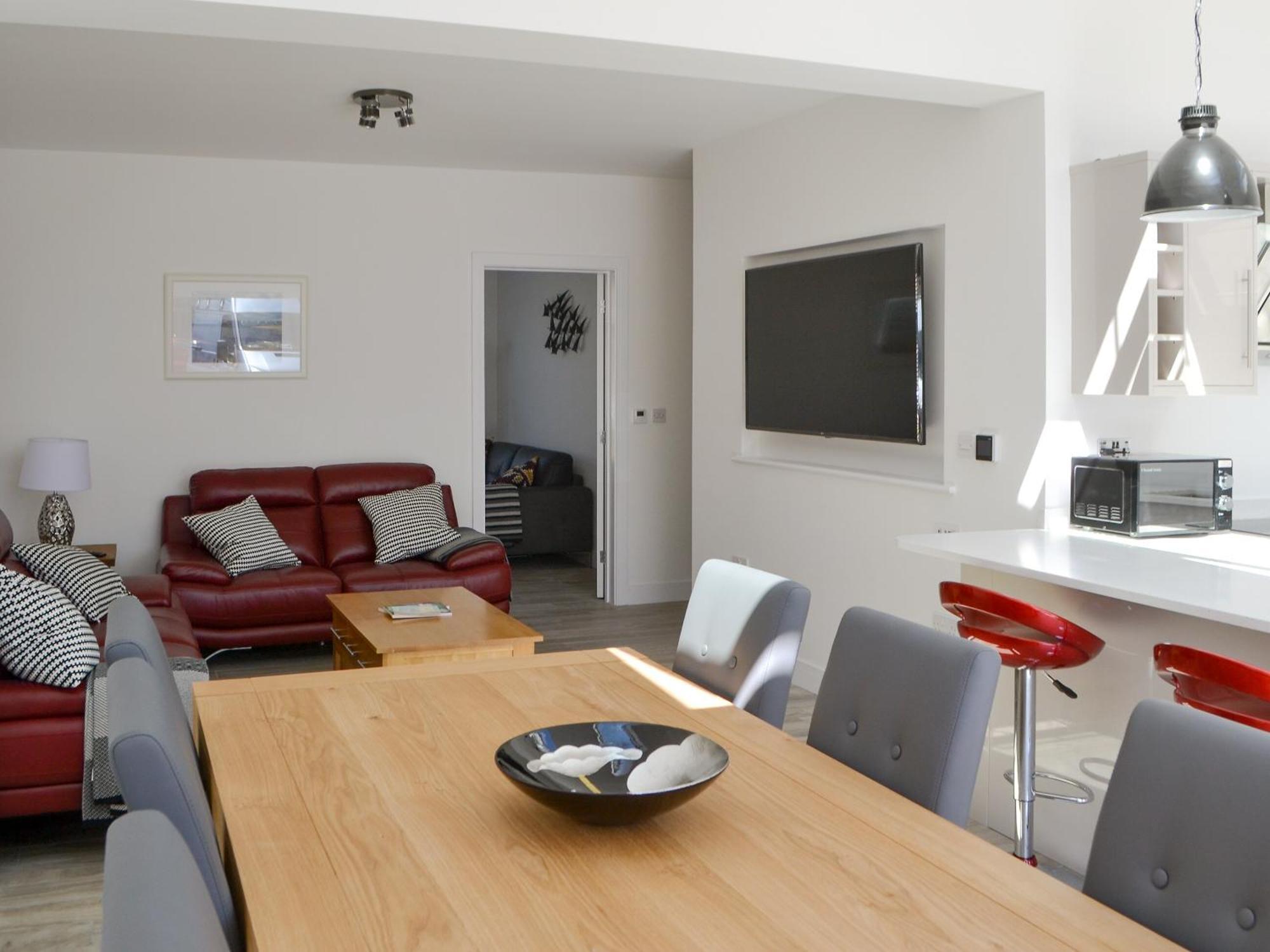 Rok House Villa Амбъл Екстериор снимка